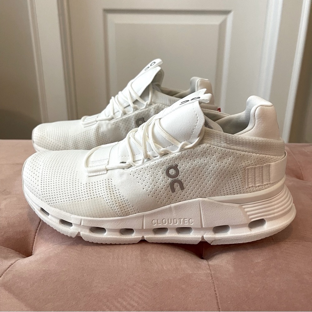 On Cloudnova White Running Shoes 7.5
